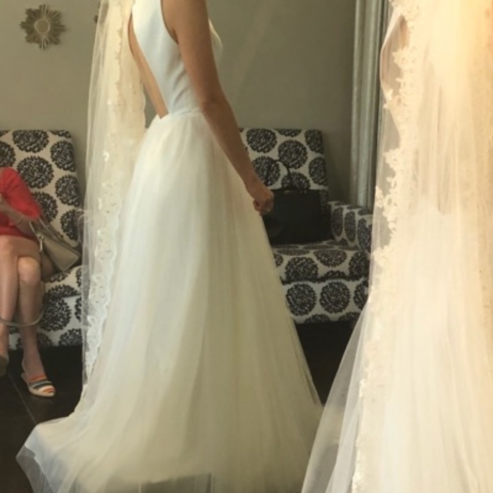 NEVER WORN! Barbara Kavchok Sydney Wedding Dress - Picture 4 of 4
